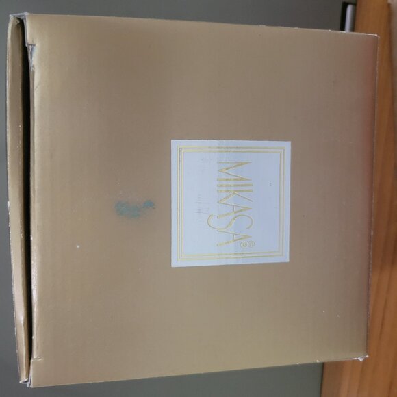 Vintage Mikasa Christmas Trinket Box with Lid - Picture 9 of 9